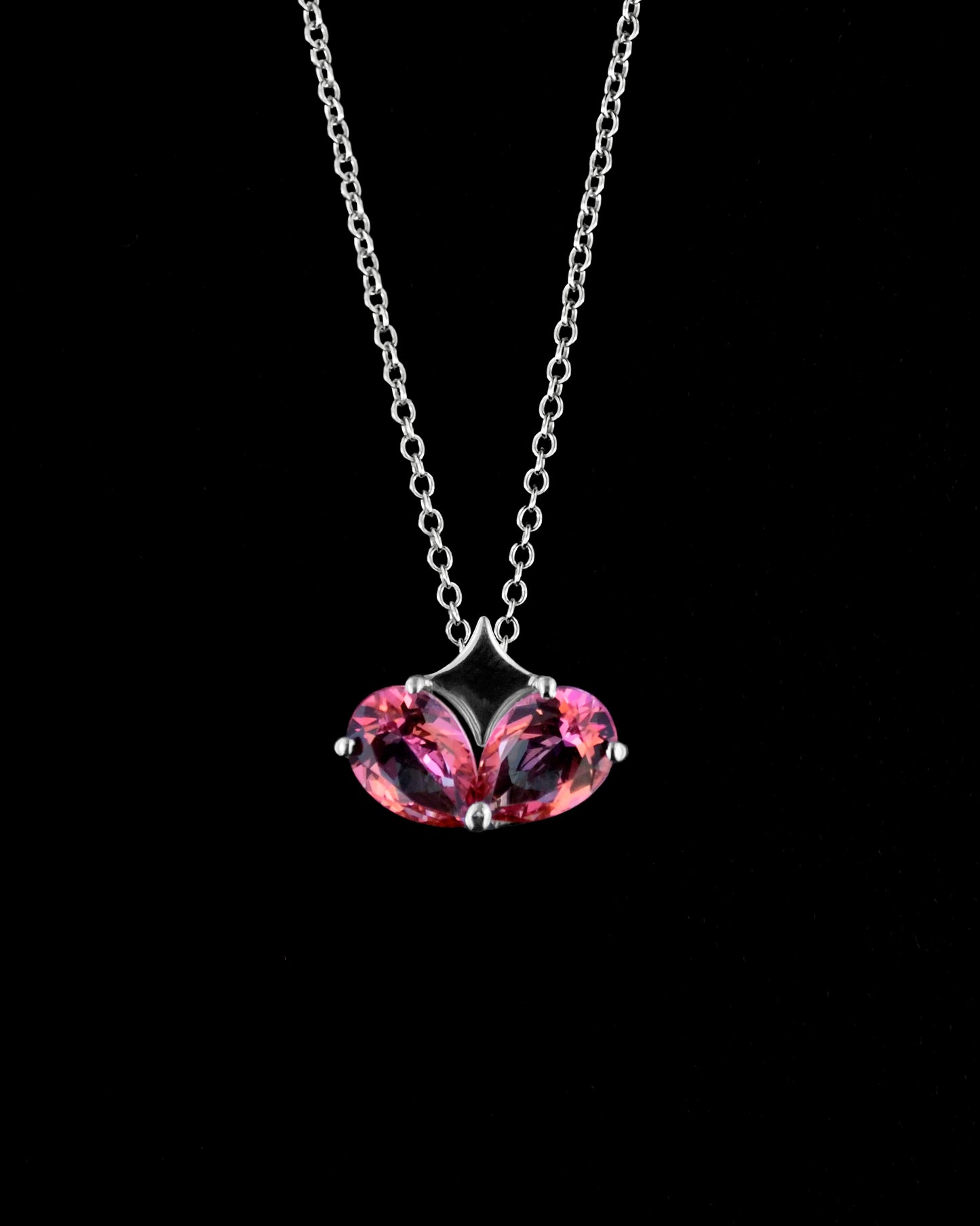 Collana in Argento 925 con Gemme Taglio a Goccia di Topazio Rosa che formano un cuore